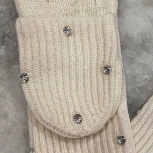 🔥HOST PICK🔥 NWT Kate Spade Pop Top Embellished Mittens Gloves - Picture 5 of 5